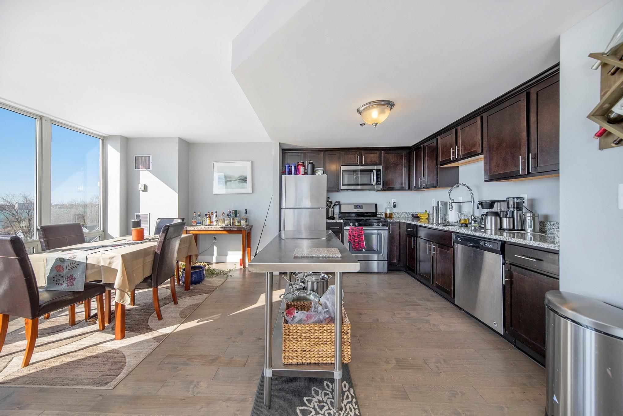 250 E HARBORTOWN DR # 59/609