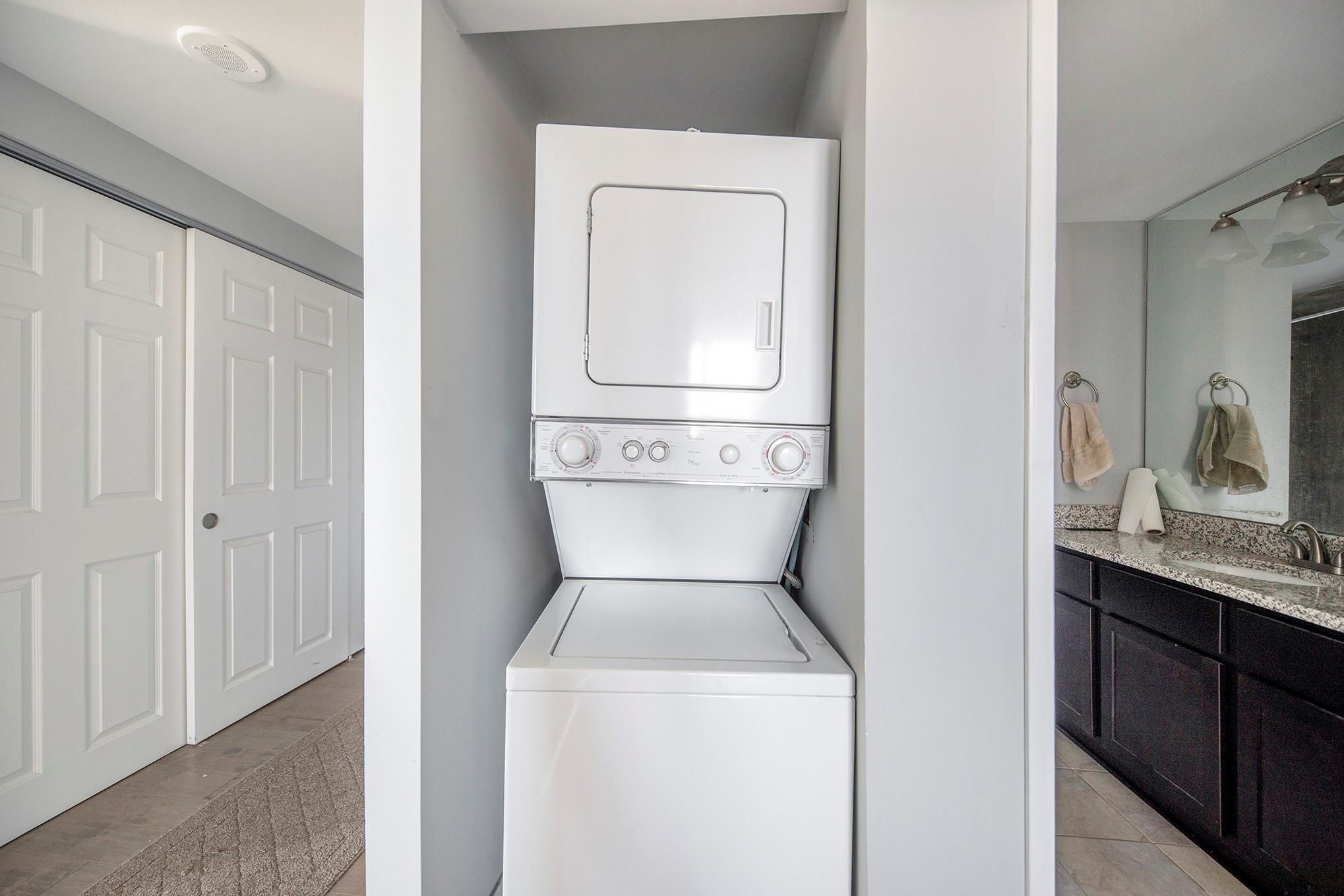 250 E HARBORTOWN DR # 59/609