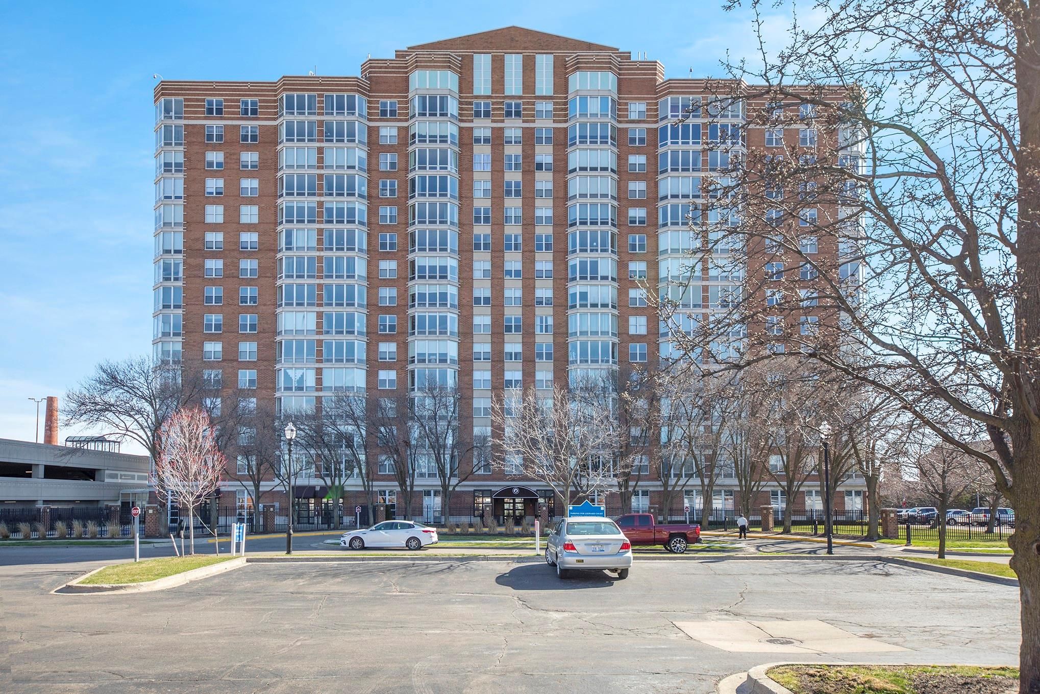 250 E HARBORTOWN DR # 59/609