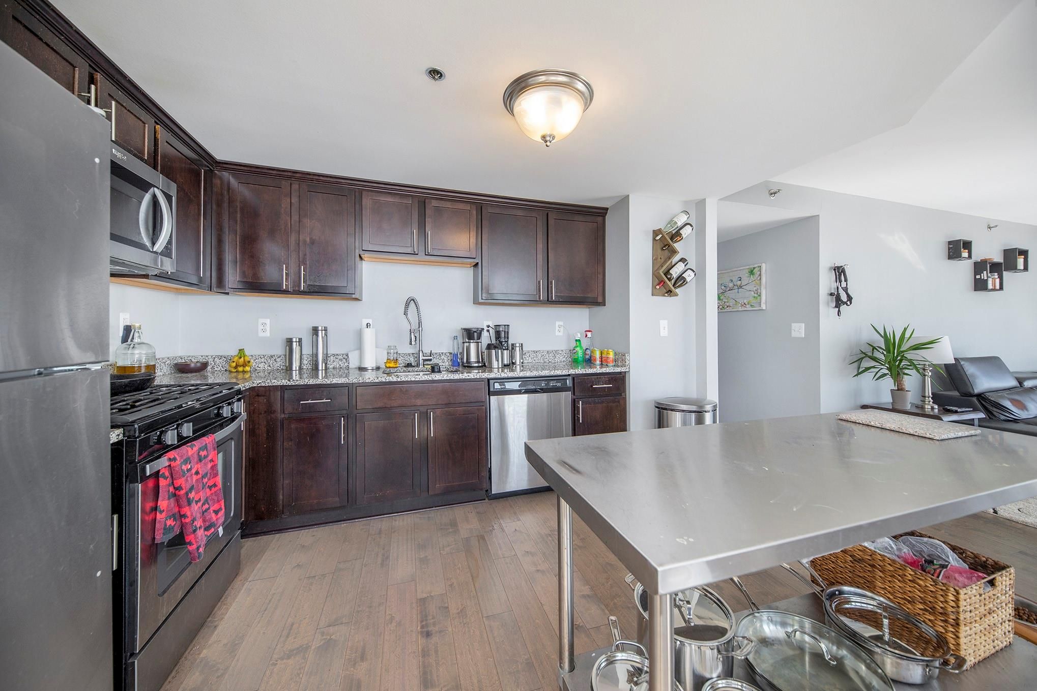 250 E HARBORTOWN DR # 59/609