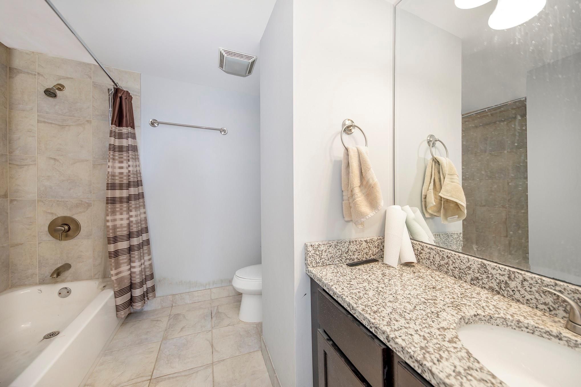 250 E HARBORTOWN DR # 59/609