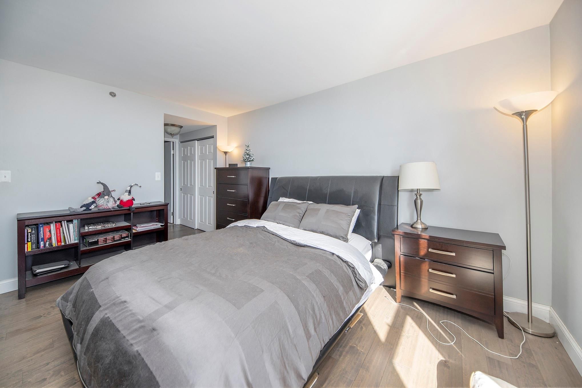 250 E HARBORTOWN DR # 59/609