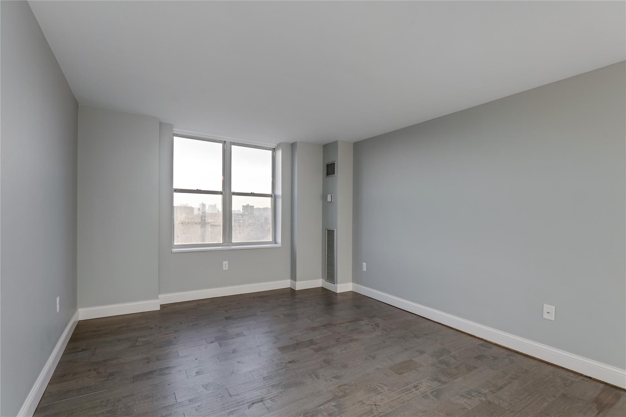 250 E Harbortown Unit: 612