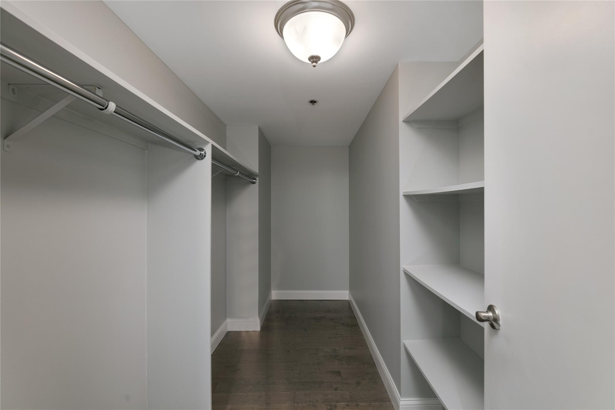 250 E Harbortown Unit: 612