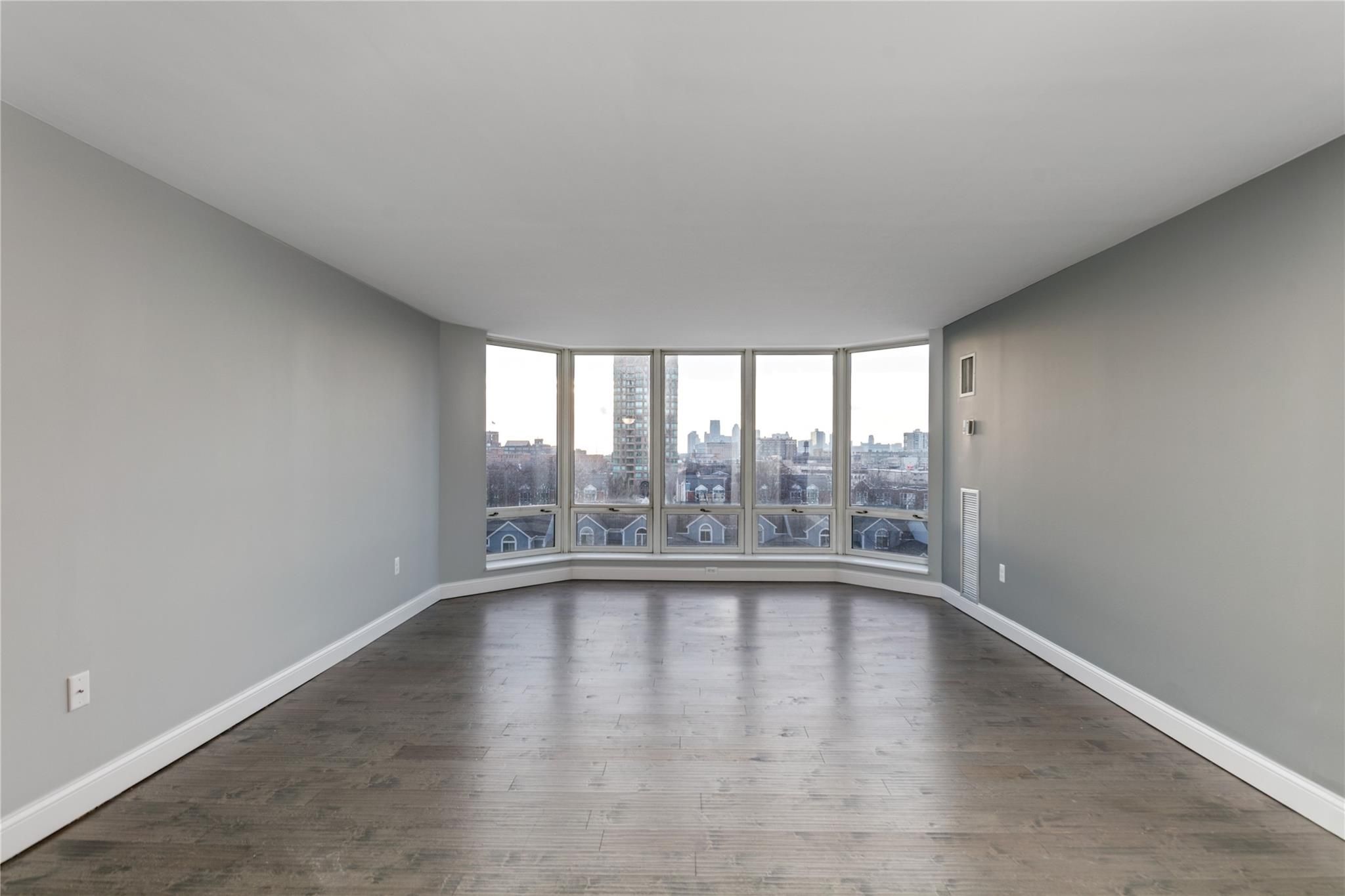250 E Harbortown Unit: 612