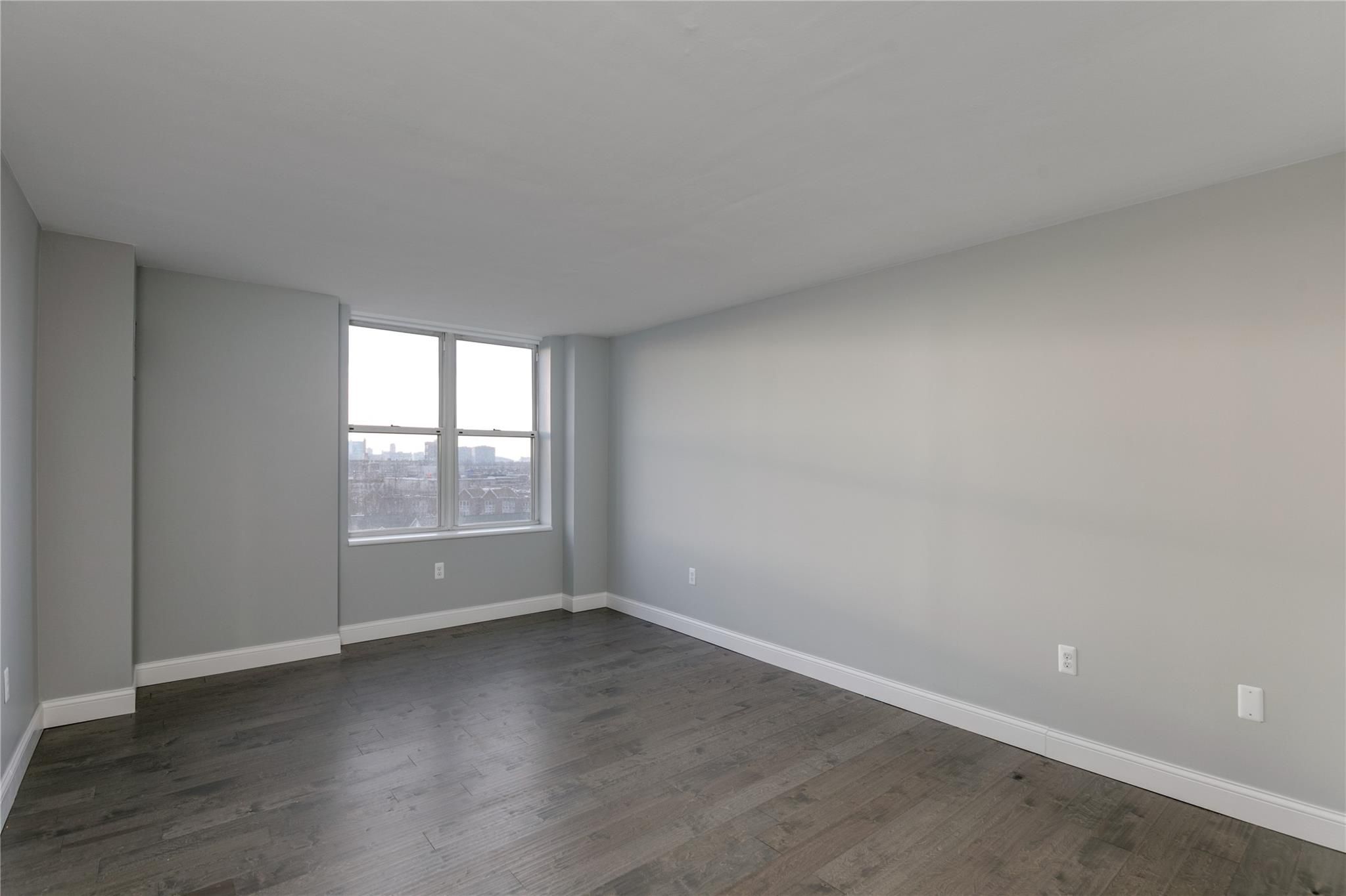 250 E Harbortown Unit: 612