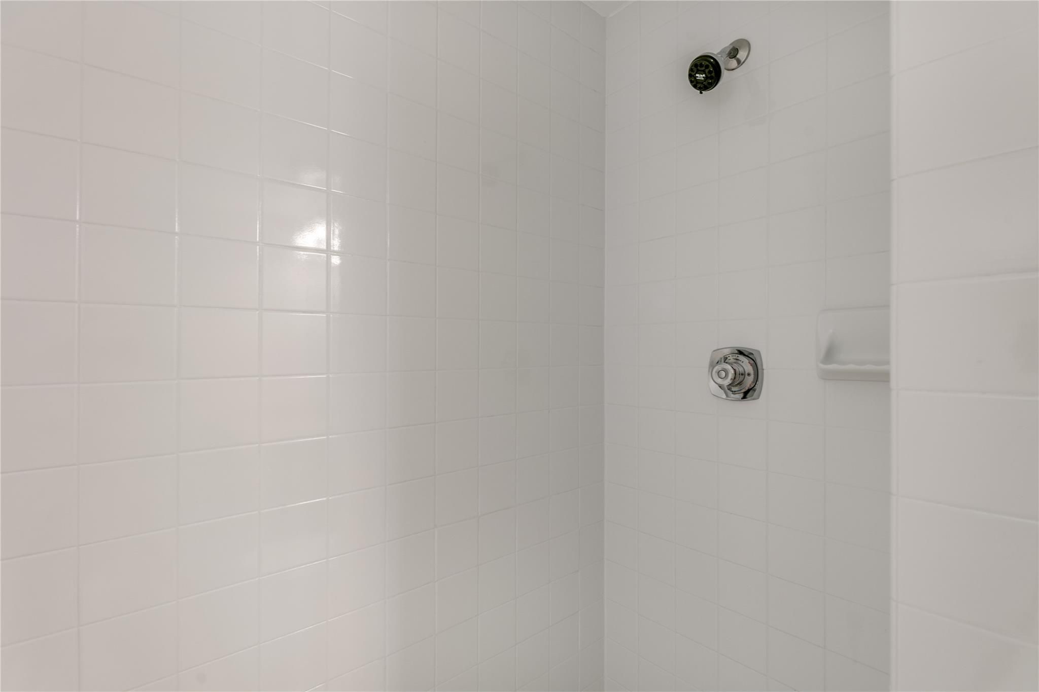 250 E Harbortown Unit: 612