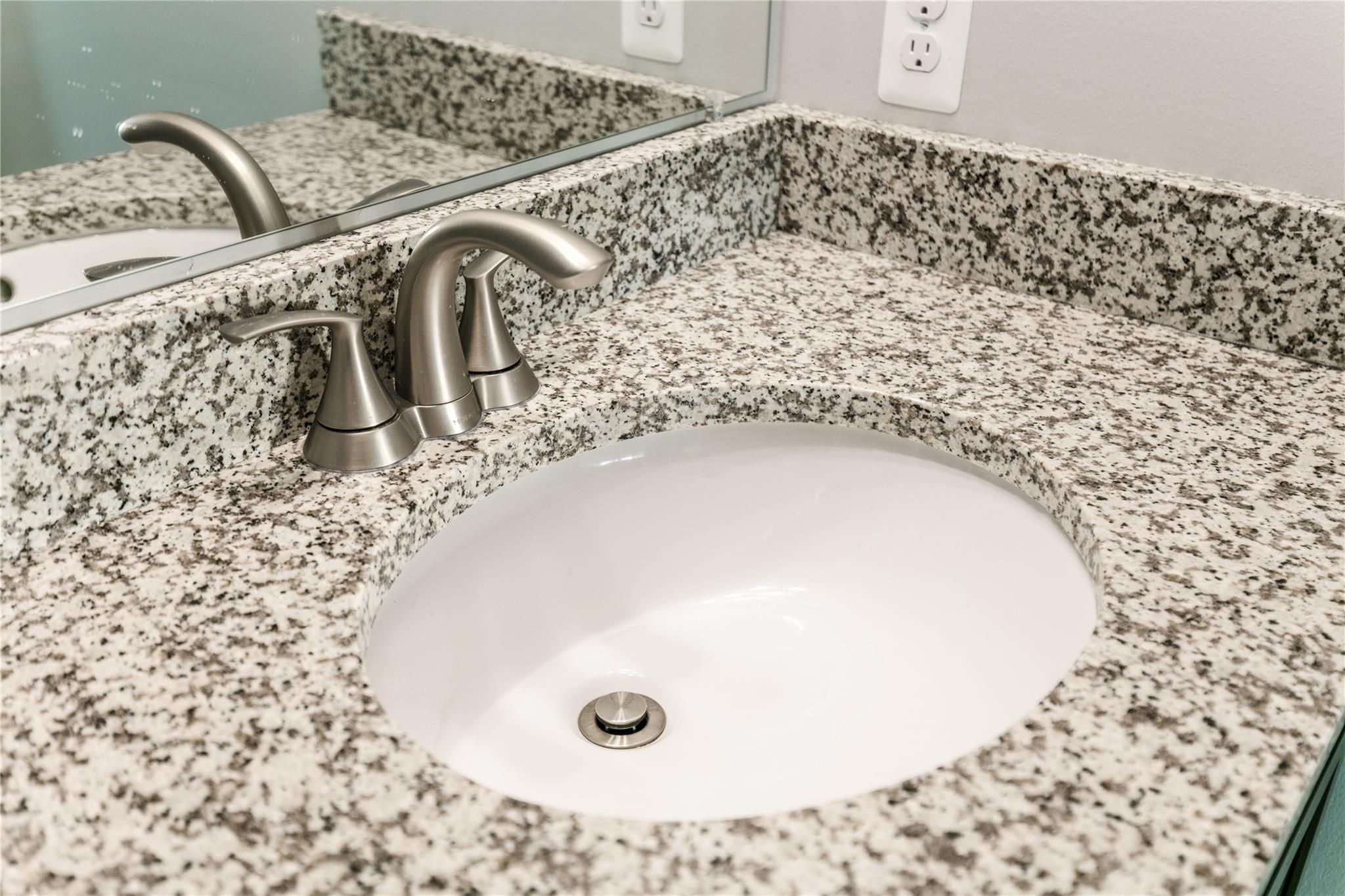 250 E Harbortown Unit: 612