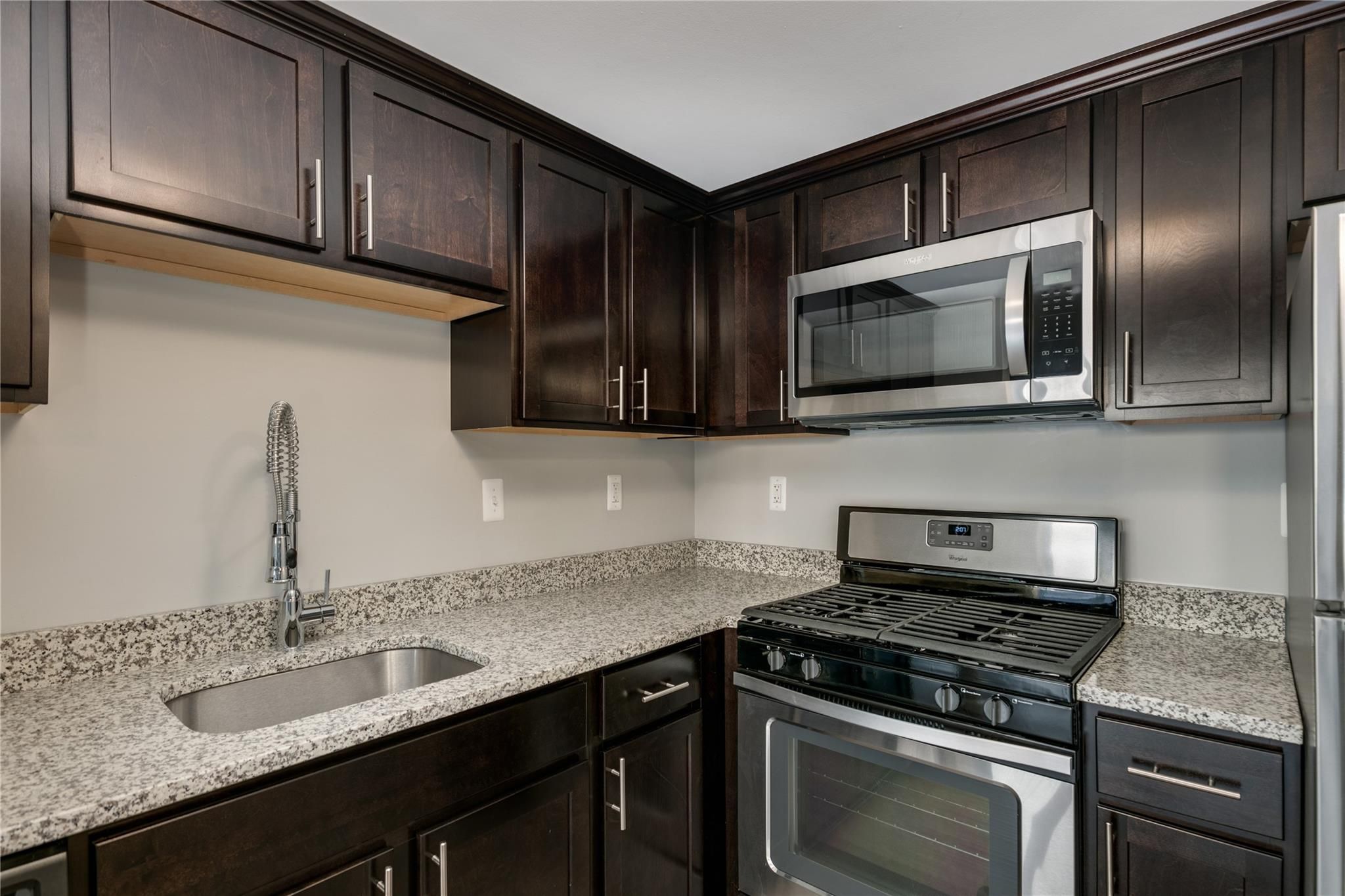 250 E Harbortown Unit: 612