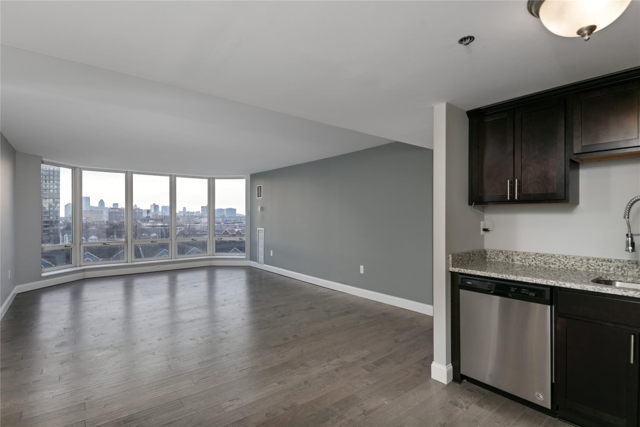 250 E Harbortown Unit: 612