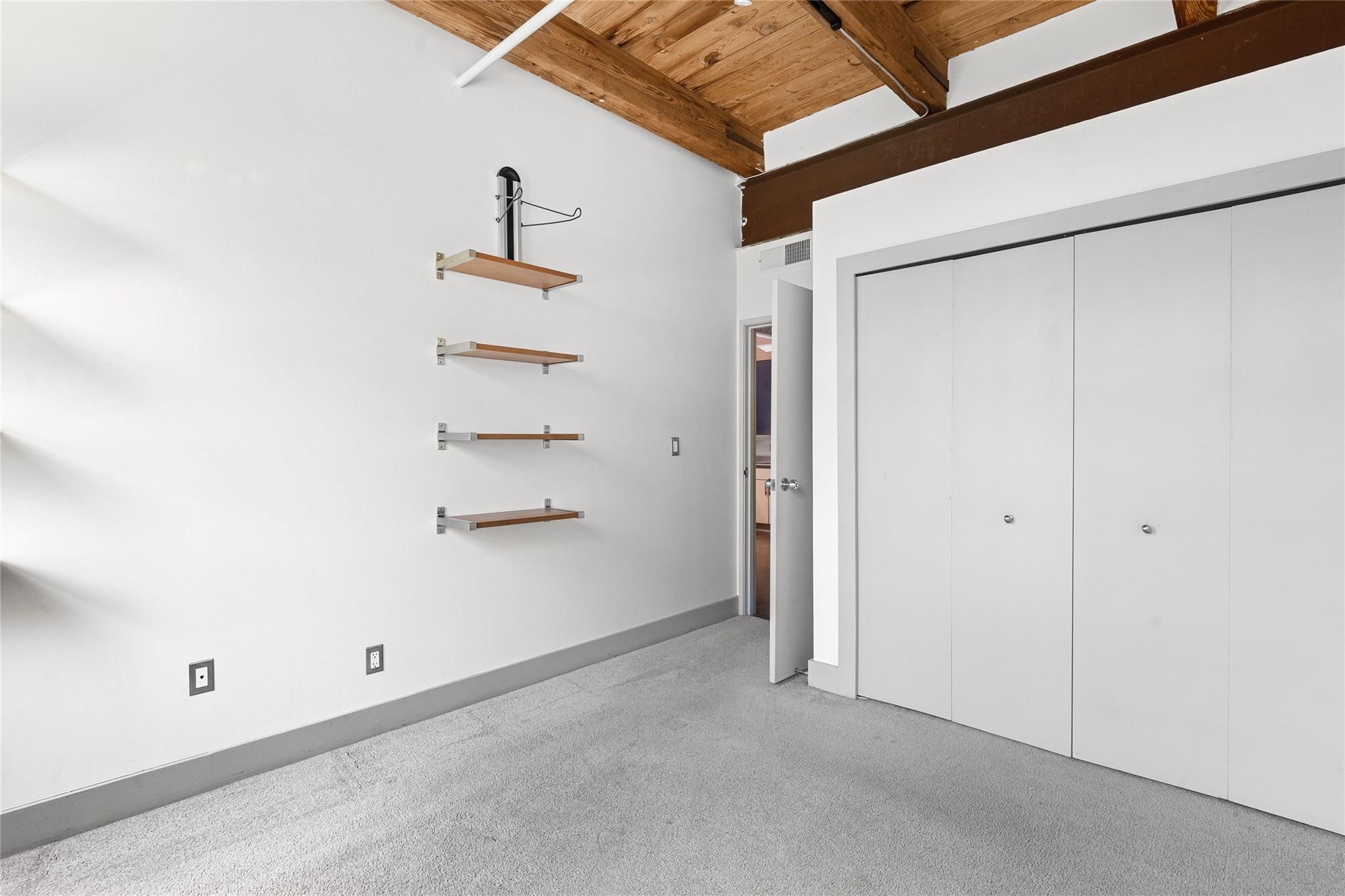 6533 E JEFFERSON AVE # 39/124W