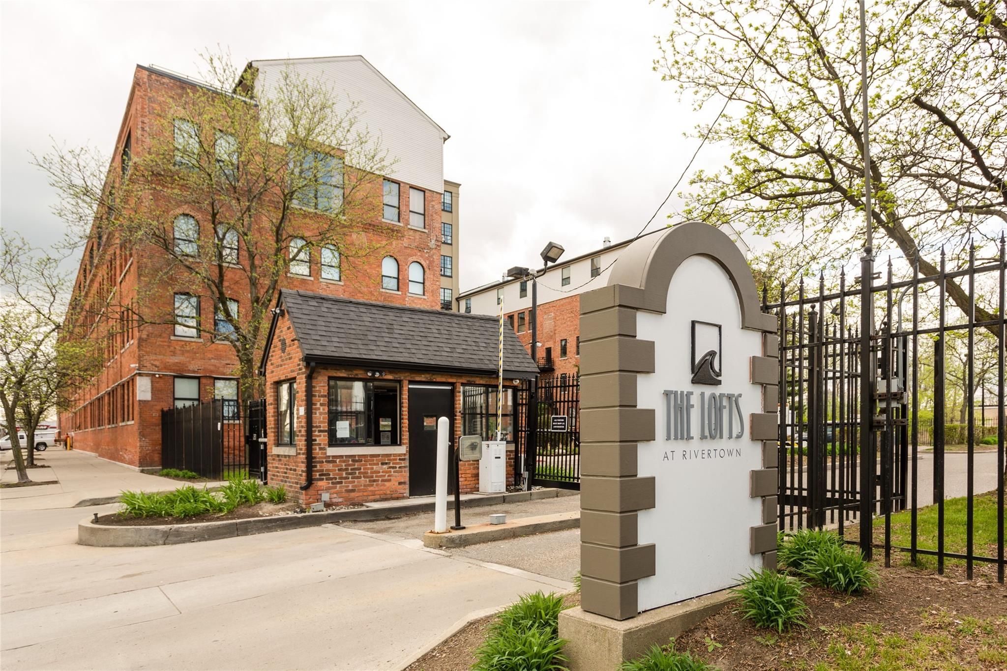 6533 E JEFFERSON AVE # 39/124W