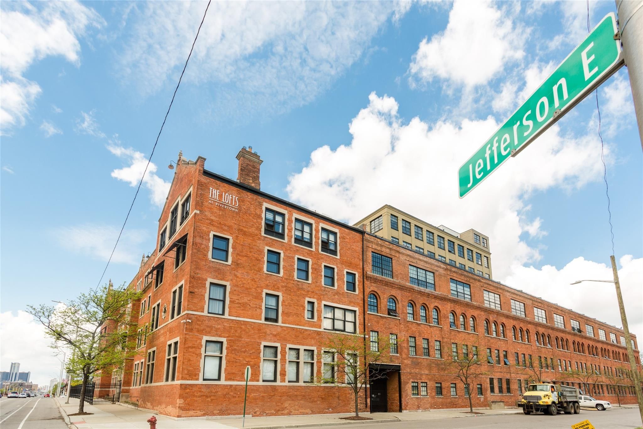 6533 E JEFFERSON AVE # 39/124W