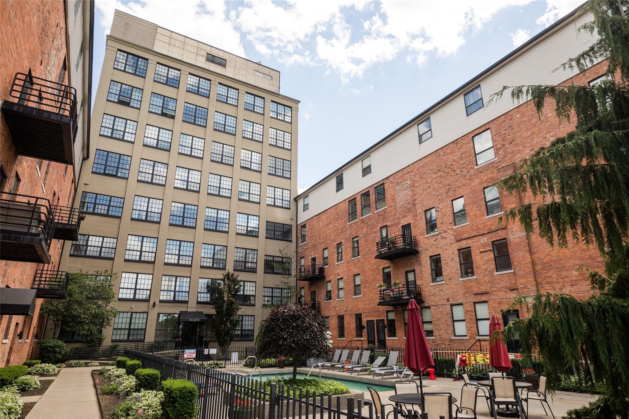 6533 E JEFFERSON AVE # 39/124W