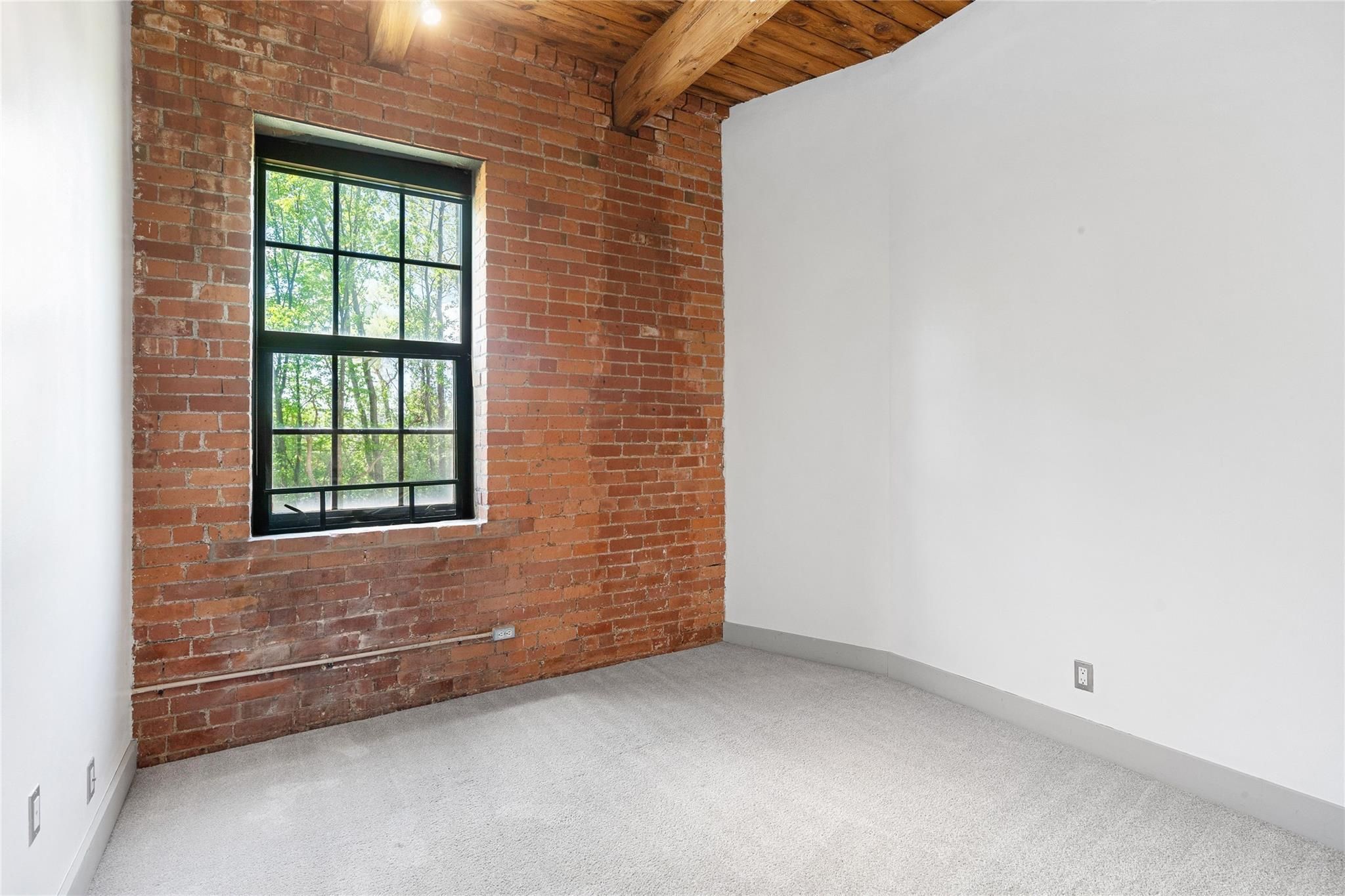 6533 E JEFFERSON AVE # 39/124W