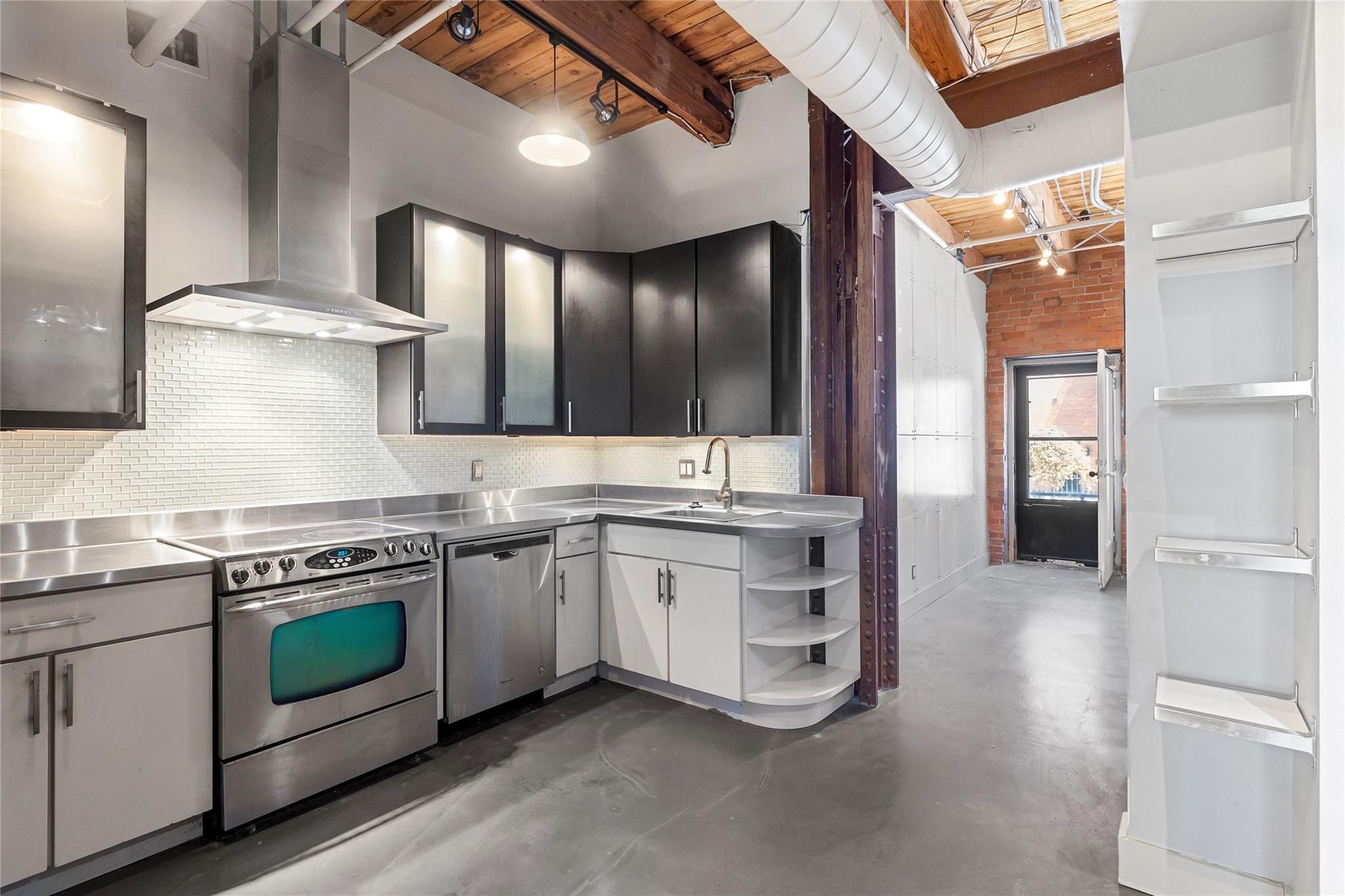 6533 E JEFFERSON AVE # 39/124W