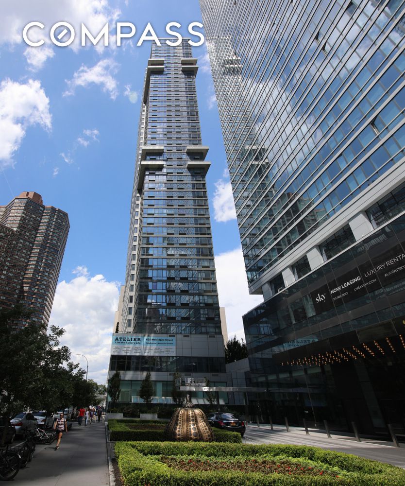 635 W 42nd Street 25D