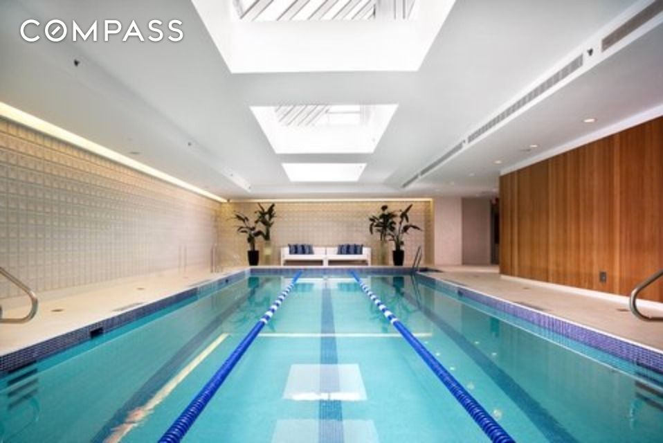 635 W 42nd Street 25D
