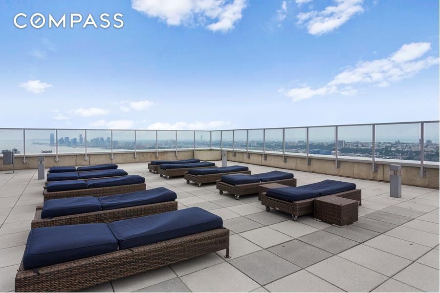 635 W 42nd Street 25D