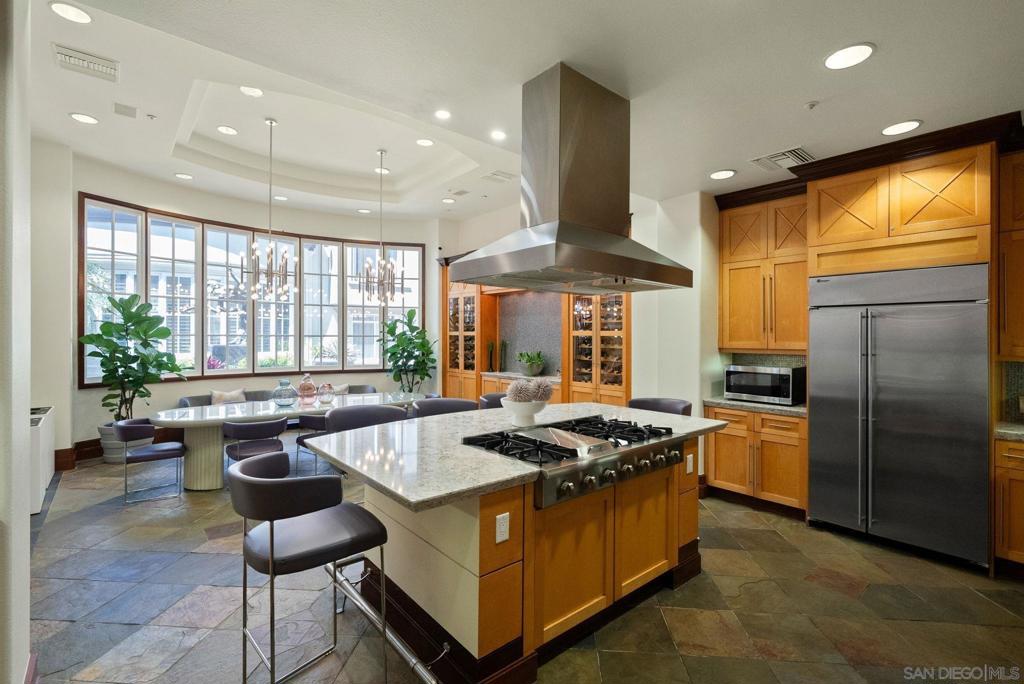 9263 Regents Rd B202