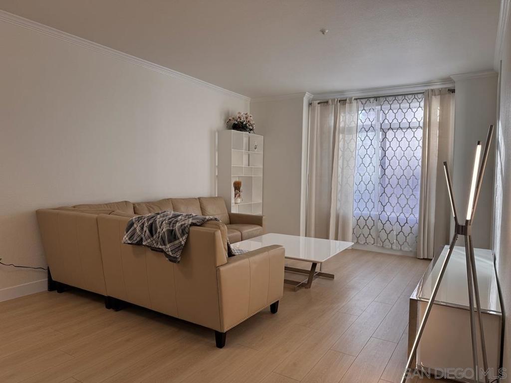 9263 Regents Rd B202