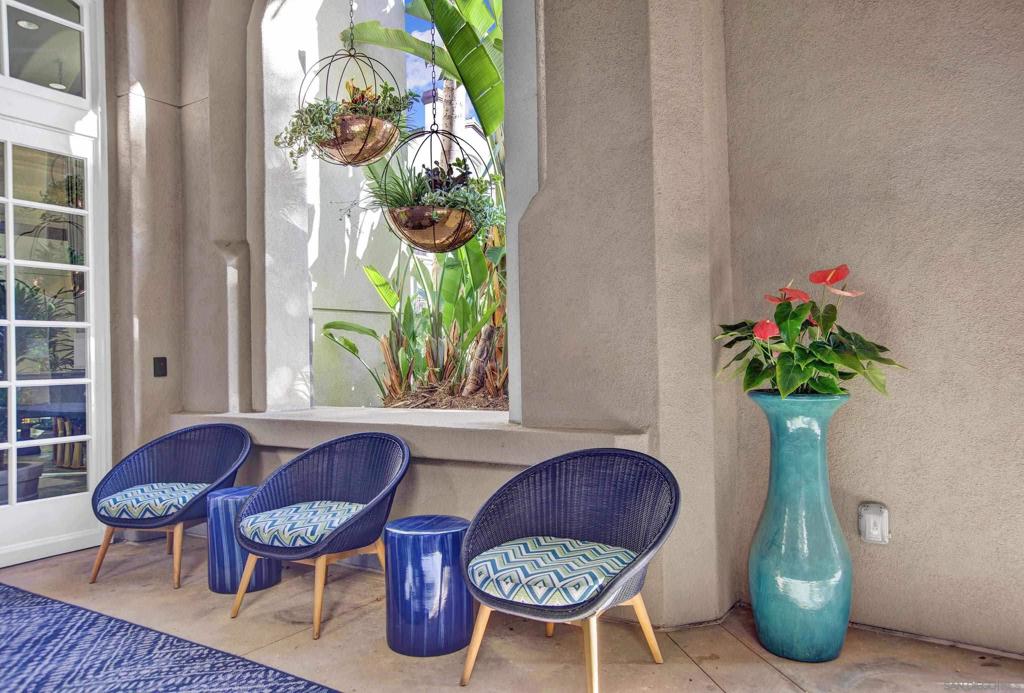 9263 Regents Rd B202