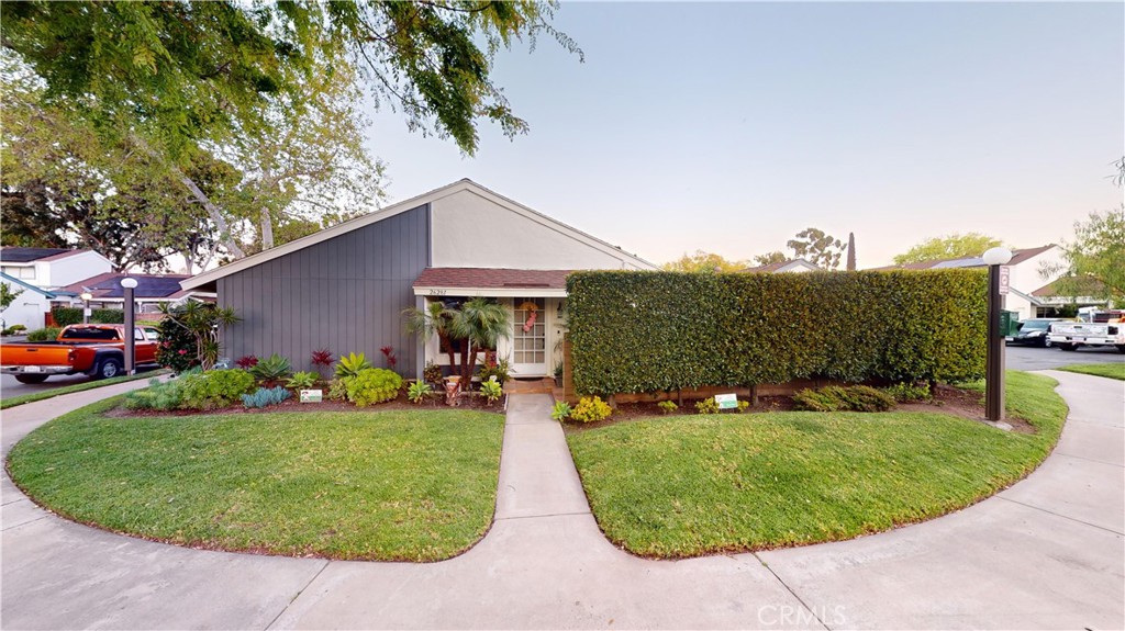 26281 Roundtree Court