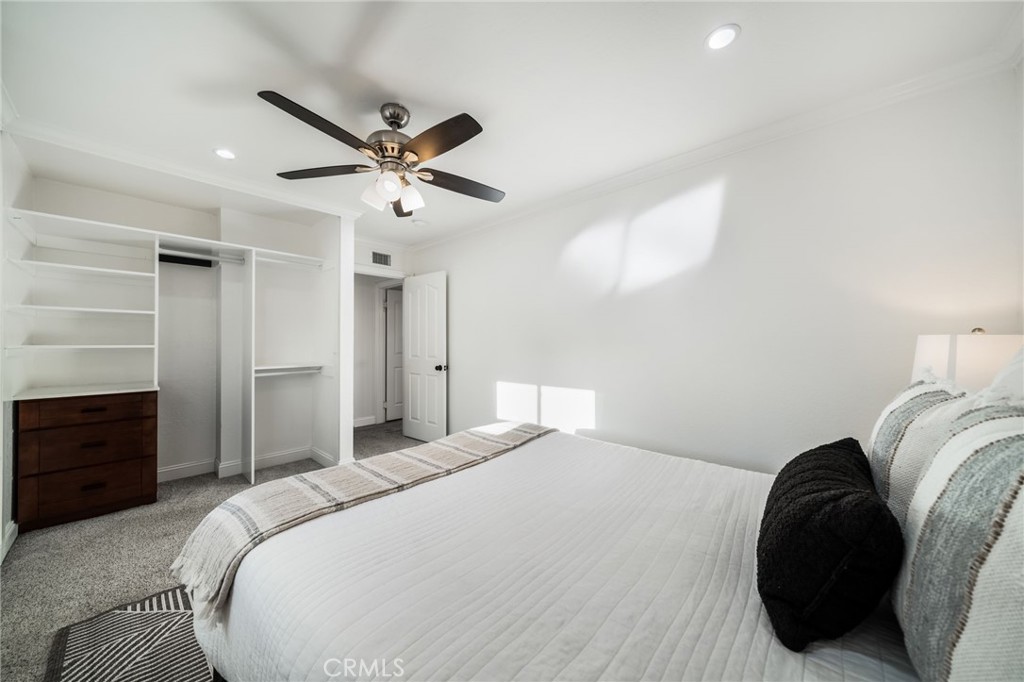 27011 27011 Moro Azul