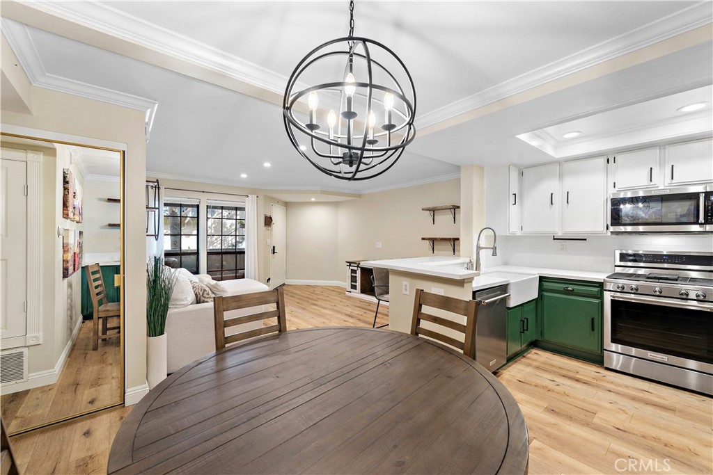 27294 Avenida De La Plata 137