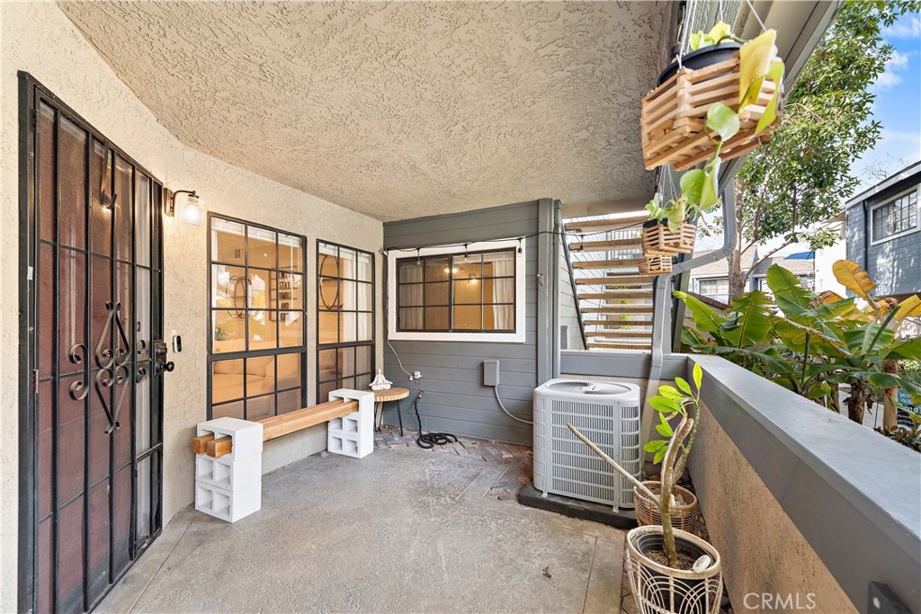 27294 Avenida De La Plata 137