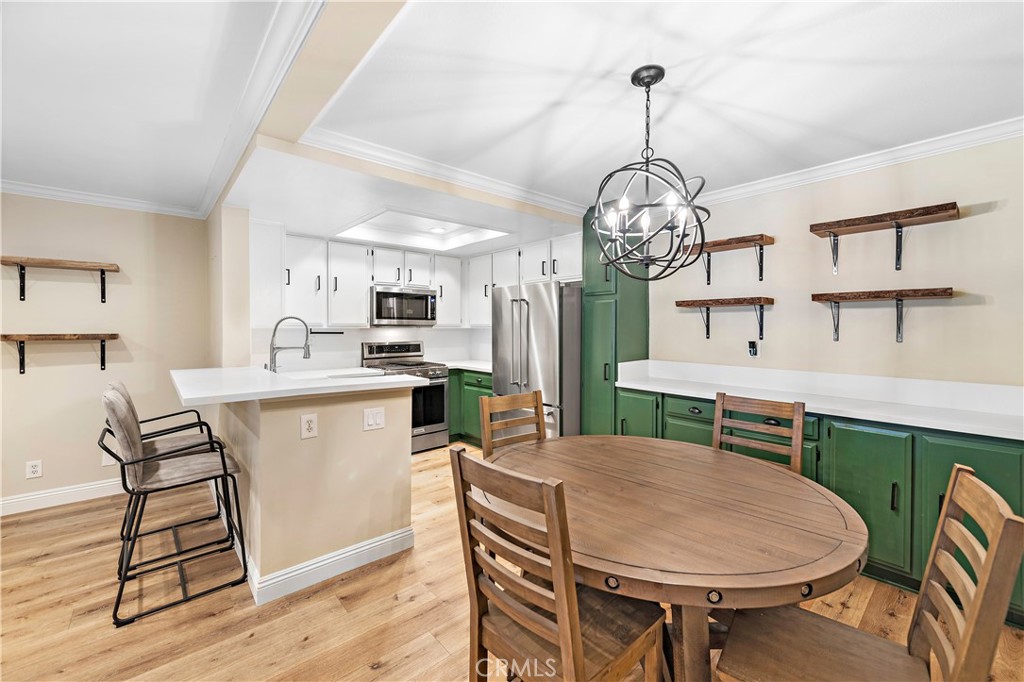 27294 Avenida De La Plata 137