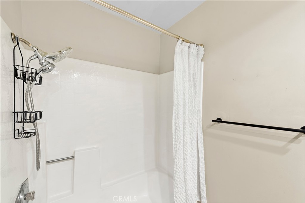 27294 Avenida De La Plata 137