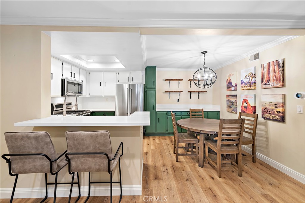 27294 Avenida De La Plata 137