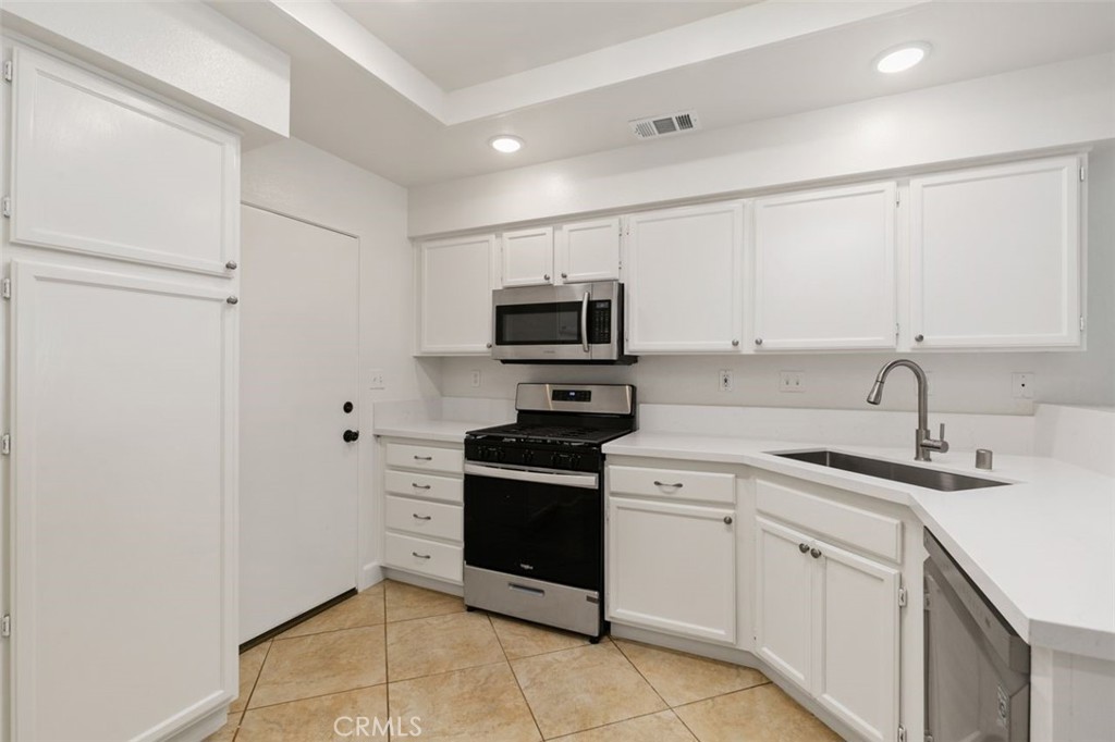 82 Santa Barbara Court 5