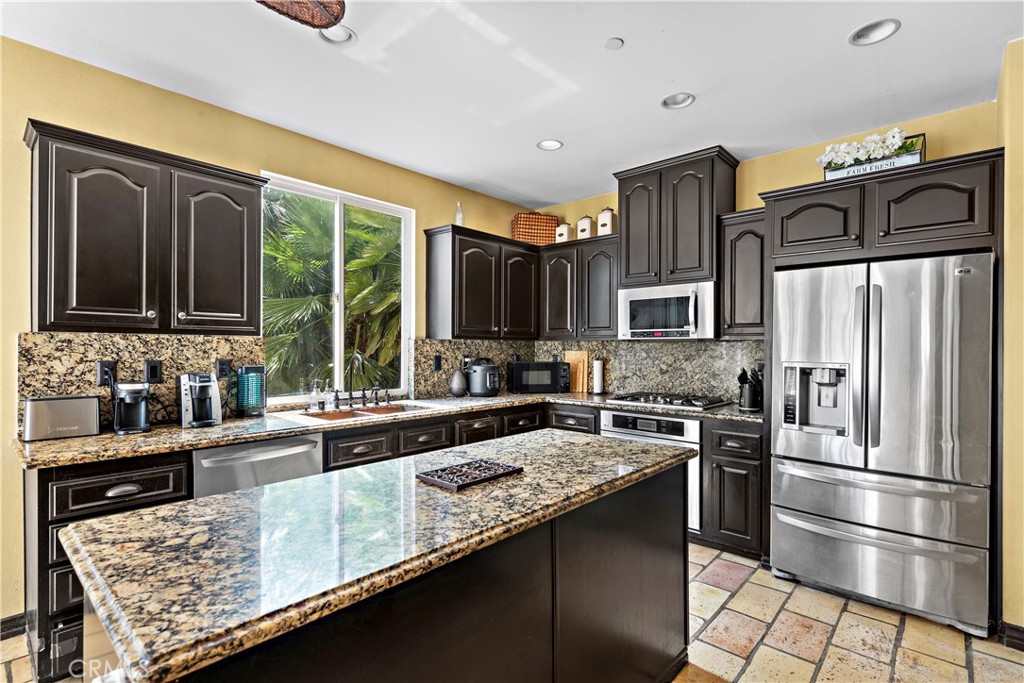 426 Camino Flora Vista