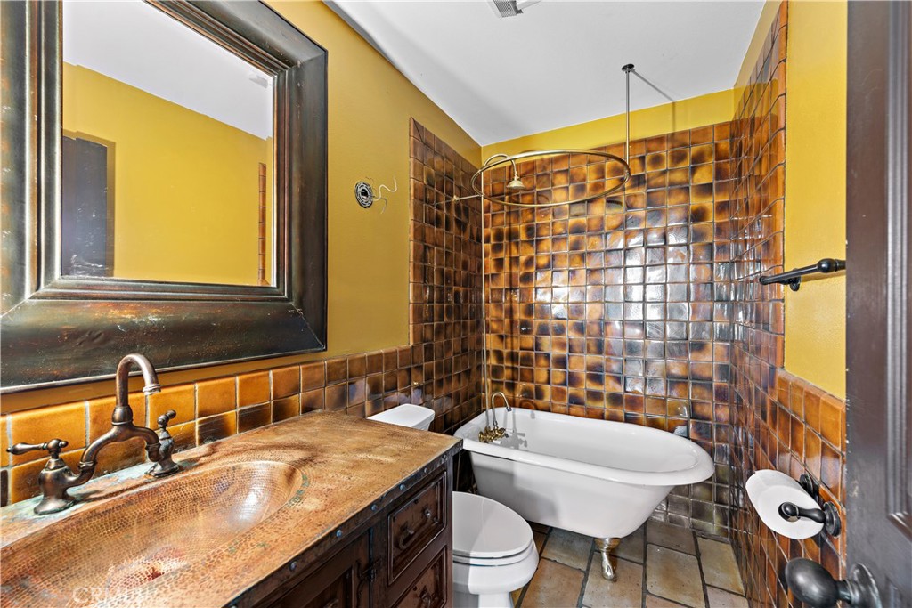 426 Camino Flora Vista