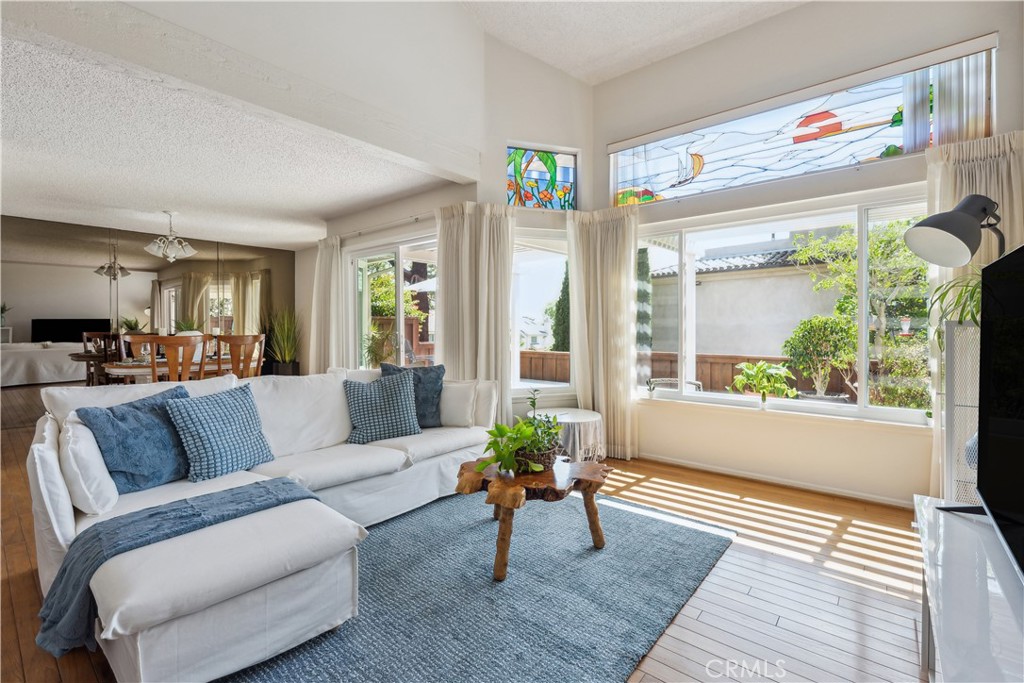 3437 Calle La Veta 3437