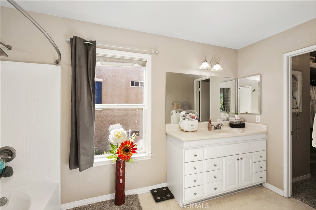 32072 Meadow Wood Ln