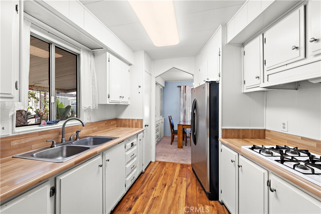 1845 Monrovia Avenue 94