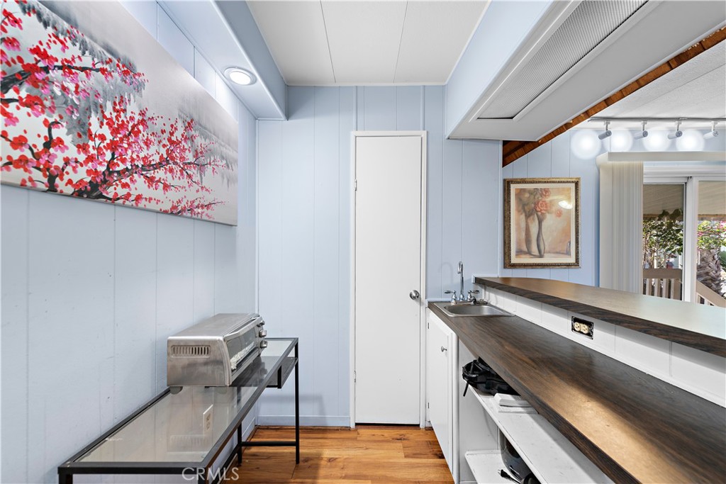 1845 Monrovia Avenue 94