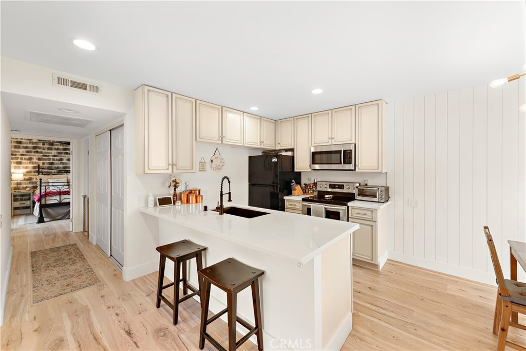 21941 Rimhurst Drive E