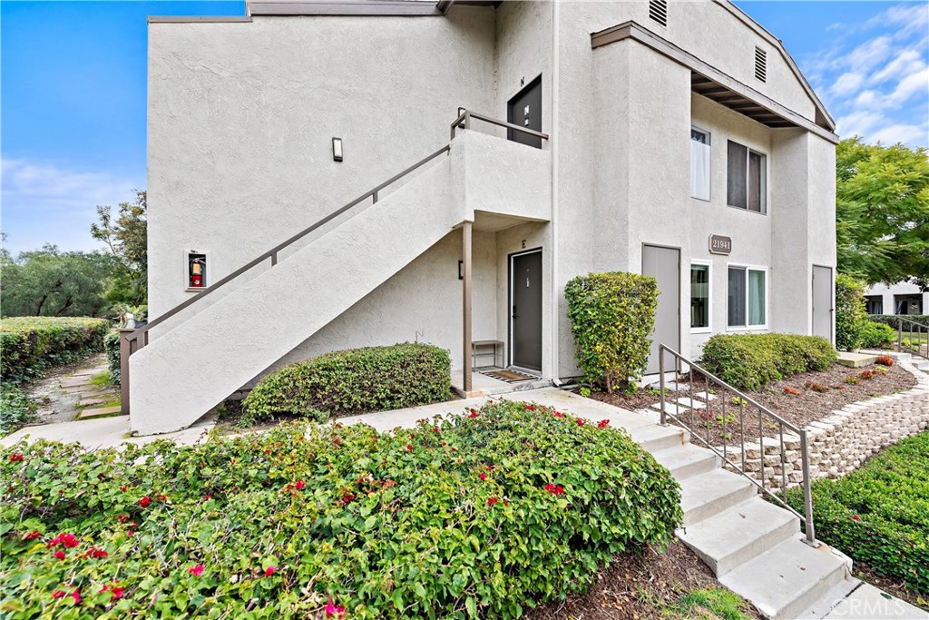 21941 Rimhurst Drive E