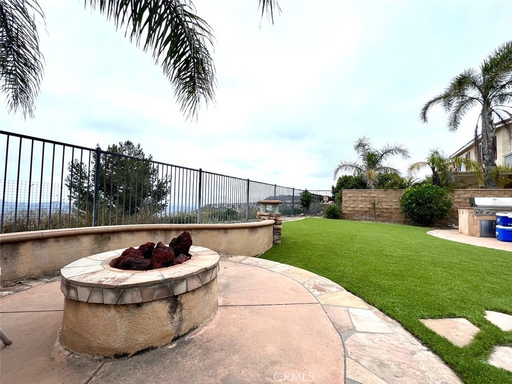 2462 N Avalon Avenue