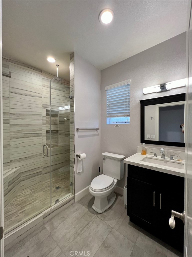 2462 N Avalon Avenue