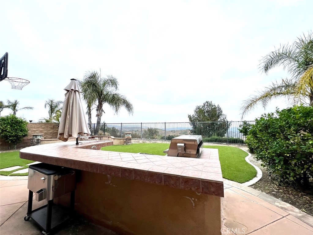 2462 N Avalon Avenue