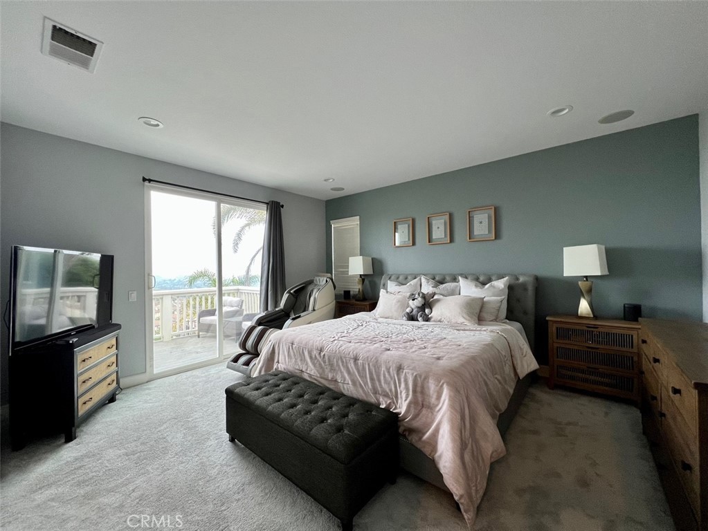 2462 N Avalon Avenue