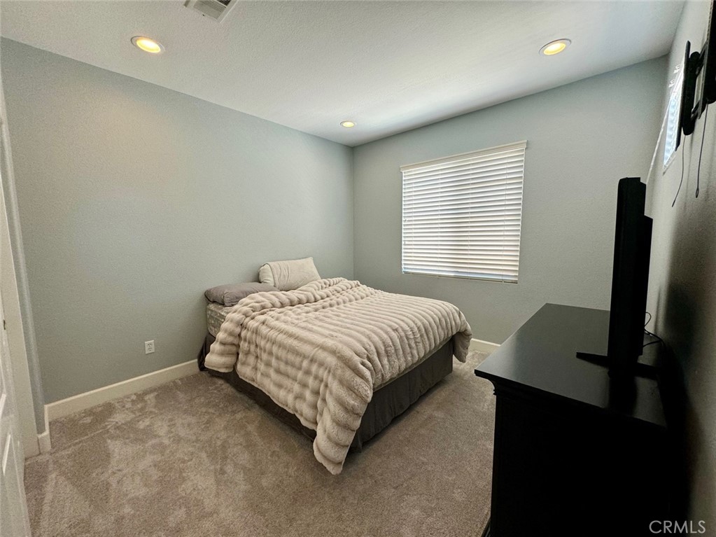 2462 N Avalon Avenue