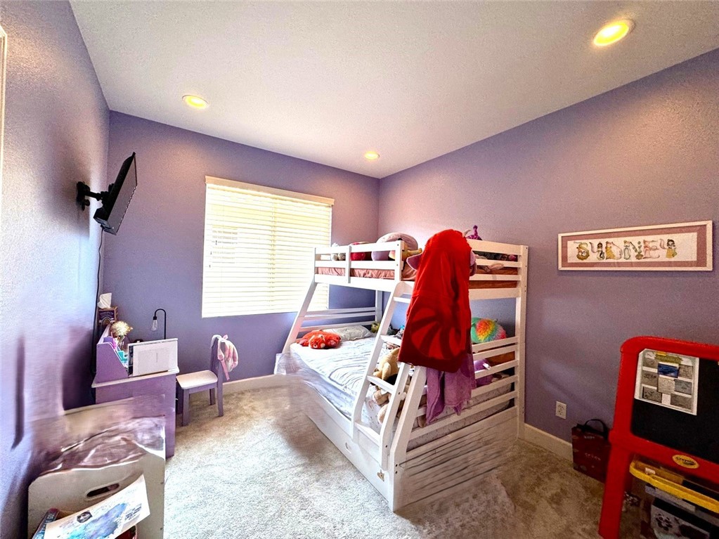 2462 N Avalon Avenue