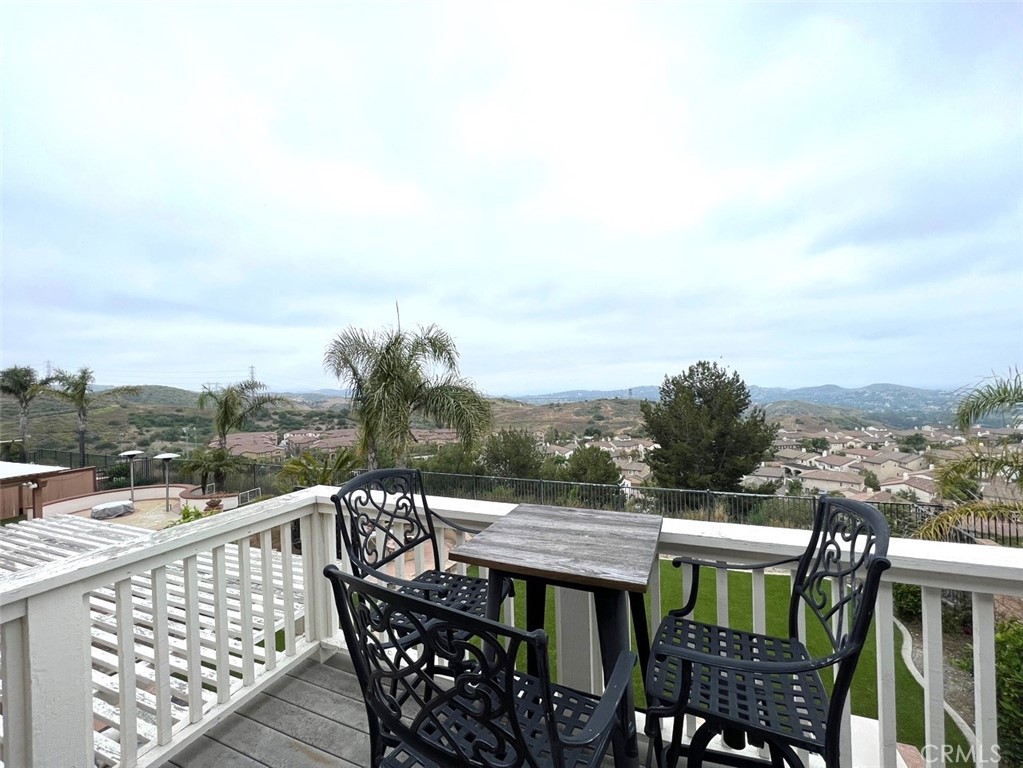 2462 N Avalon Avenue