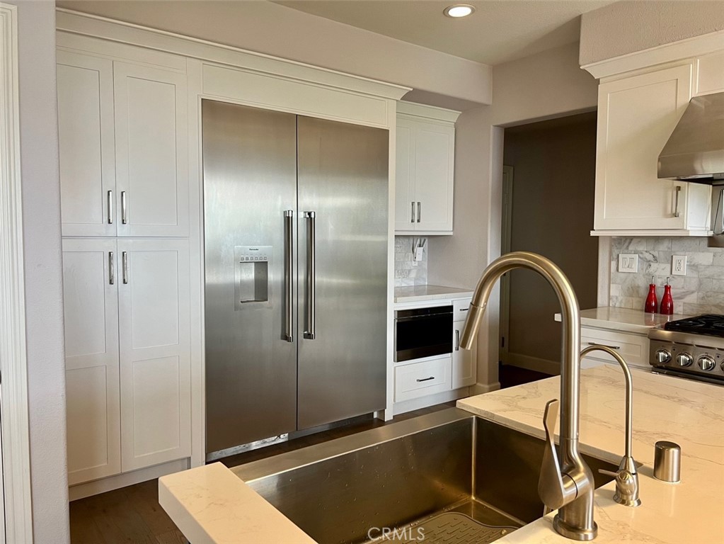 2462 N Avalon Avenue